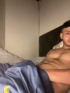 Snapshot of tom_thick chatting on January 22, 8:07 am tom thick online show from January 22, 8:07 am