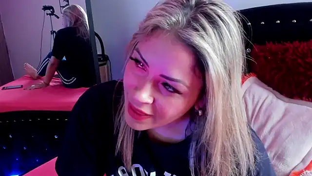 Natalia Montoya online show from February 9, 5:33 pm