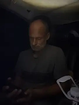 FloppyPickle4u online show from December 1, 1:43 am