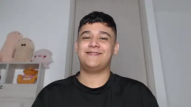 kaiine190 online show from November 5, 7:08 am