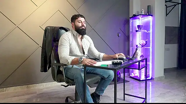 mattmasterss online show from December 15, 7:02 am