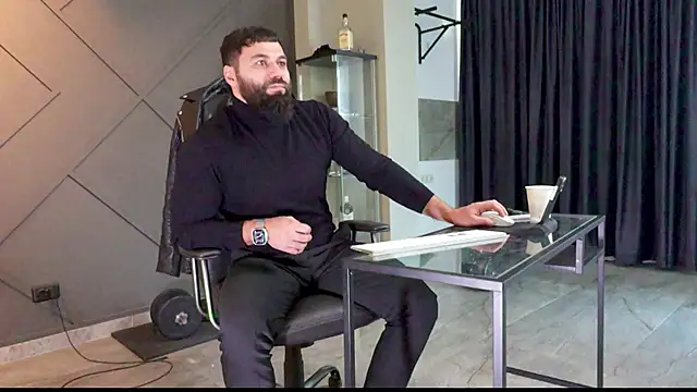 mattmasterss online show from January 2, 7:33 am