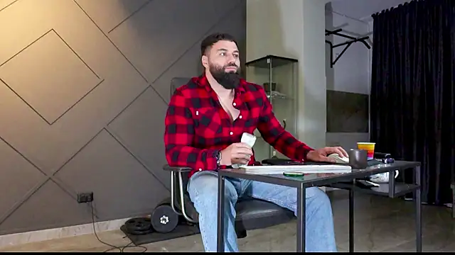 mattmasterss online show from February 9, 5:08 am