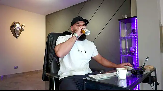 mattmasterss online show from March 20, 3:58 pm