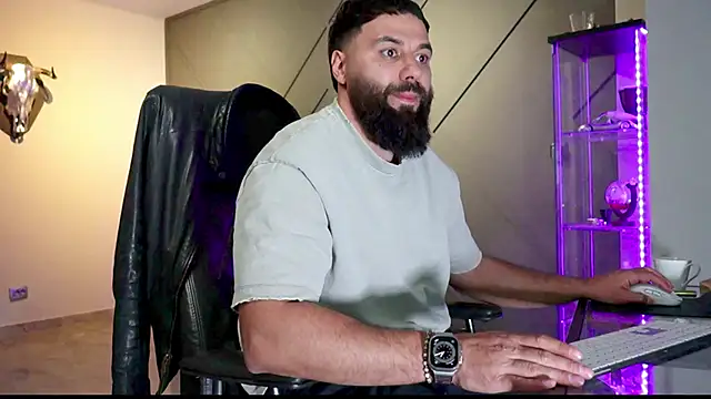 mattmasterss online show from March 21, 8:50 pm