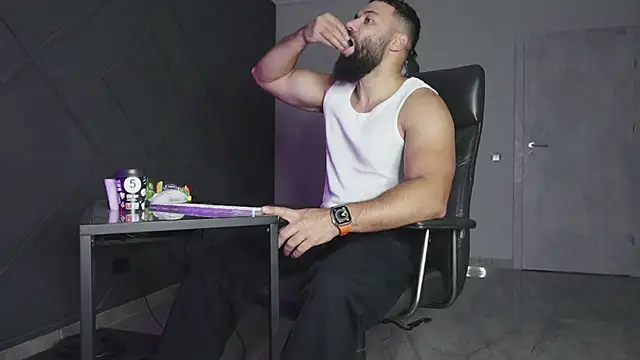 mattmasterss online show from November 13, 7:40 am