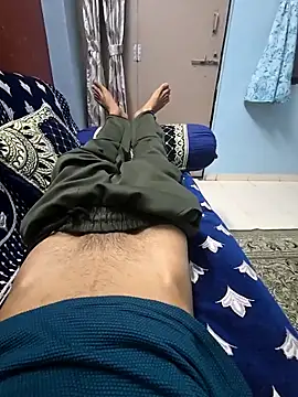 Snapshot of Yours1311 chatting on November 1, 1:57 pm Yours1311 online show from November 1, 1:57 pm