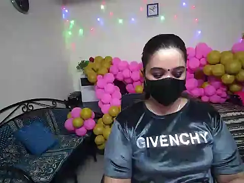 Snapshot of Arushisingh8888 chatting on December 23, 11:14 am Arushisingh8888 online show from December 23, 11:14 am