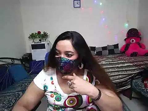 Snapshot of Arushisingh8888 chatting on February 15, 8:44 am Arushisingh8888 online show from February 15, 8:44 am