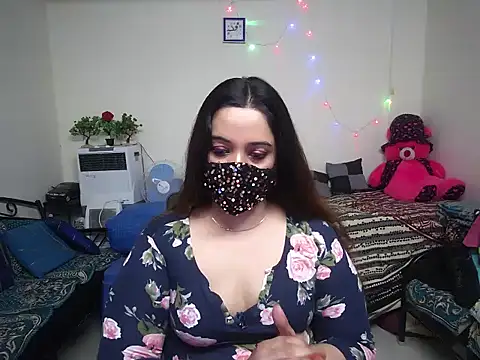 Snapshot of Arushisingh8888 chatting on February 23, 9:55 am Arushisingh8888 online show from February 23, 9:55 am