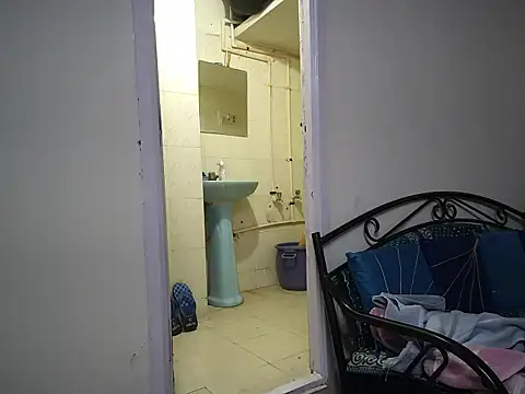 Snapshot of Arushisingh8888 chatting on March 9, 6:28 am Arushisingh8888 online show from March 9, 6:28 am