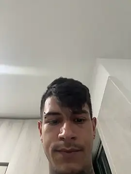 Snapshot of JAYCOB00 chatting on December 13, 2:43 am JAYCOB00 online show from December 13, 2:43 am