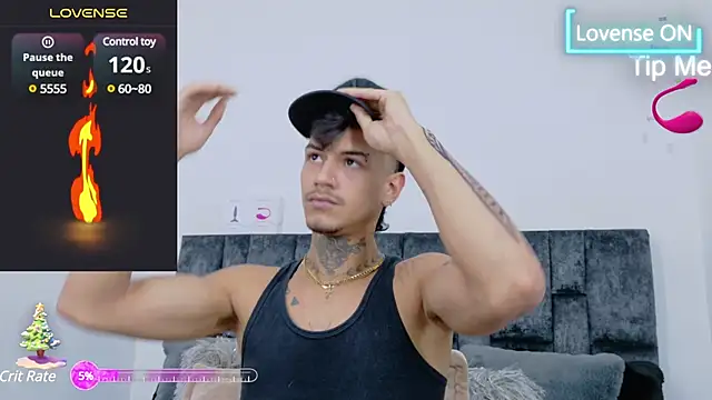 Snapshot of JAYCOB00 chatting on December 23, 1:40 am JAYCOB00 online show from December 23, 1:40 am