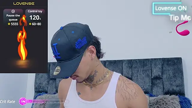 Snapshot of JAYCOB00 chatting on January 24, 2:07 am JAYCOB00 online show from January 24, 2:07 am