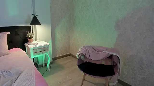 Snapshot of EvaaStevens chatting on October 1, 12:22 pm EvaaStevens online show from October 1, 12:22 pm