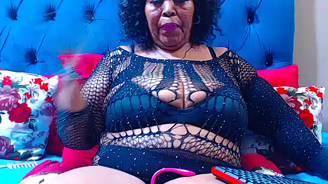 ebonycandy10 online show from October 15, 6:19 pm