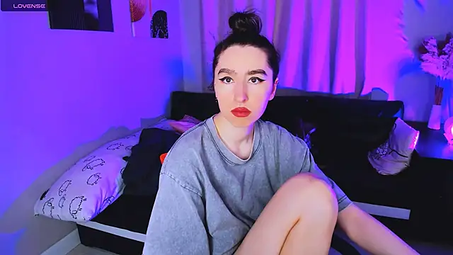 Snapshot of Lily_xBabe chatting on November 19, 7:52 am Lily xBabe online show from November 19, 7:52 am