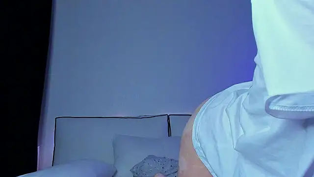 haileyishere online show from January 3, 8:01 pm