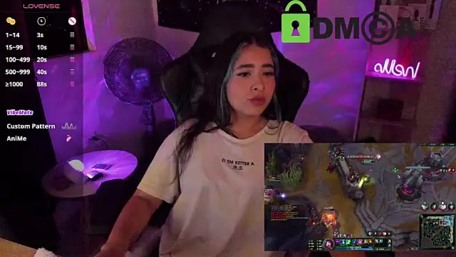 sweetcoralinee online show from February 25, 4:03 am