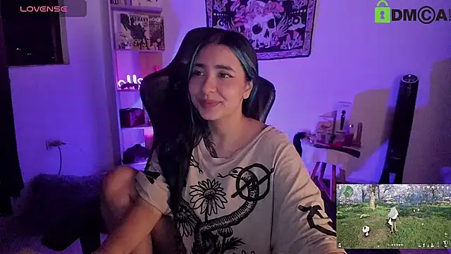 sweetcoralinee online show from September 26, 4:38 am