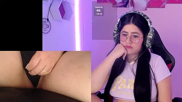 DanielaHang online show from January 22, 1:11 pm