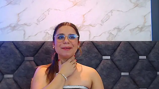 ThaniaJones online show from March 12, 6:22 pm