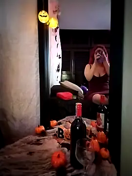 Dafne Moon online show from October 5, 4:00 am