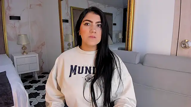 PaulinaDuarte online show from January 14, 11:20 am