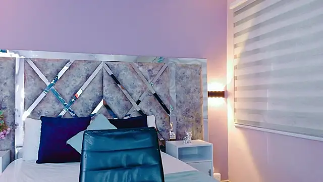 PaulinaDuarte online show from October 18, 1:12 pm