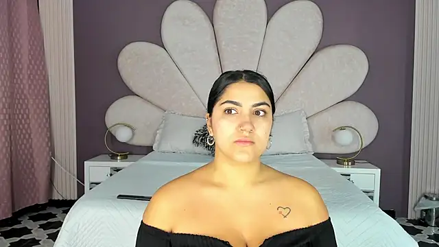 PaulinaDuarte online show from November 20, 11:10 am