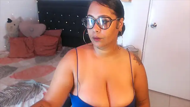 Snapshot of ebony_Exotica chatting on December 10, 8:05 pm ebony Exotica online show from December 10, 8:05 pm