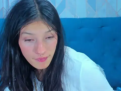 Emma-Wilson online show from February 18, 3:10 am