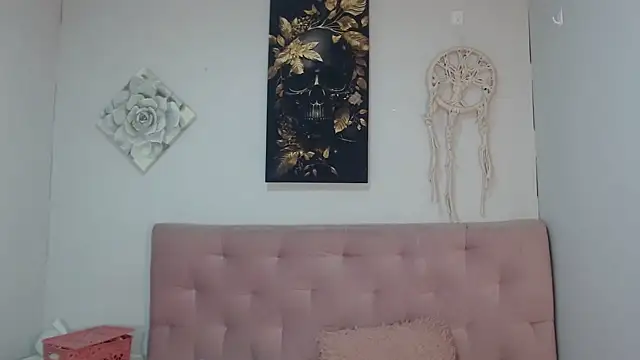 Emma-Wilson online show from March 15, 5:19 am