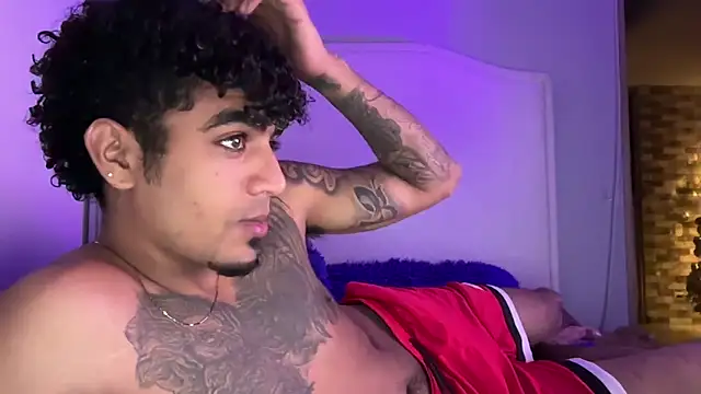 dominic brandd23 online show from November 17, 7:58 am