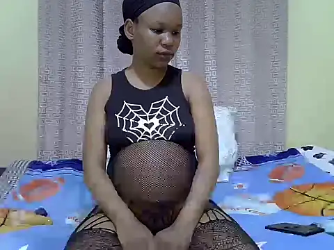 Snapshot of sweet_love002 chatting on January 11, 9:36 am sweet love002 online show from January 11, 9:36 am