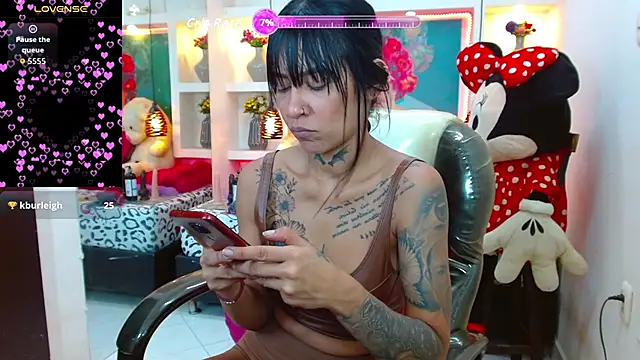 lorenapinto online show from September 18, 1:40 am