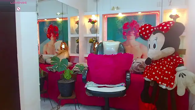 lorenapinto online show from October 28, 1:36 pm