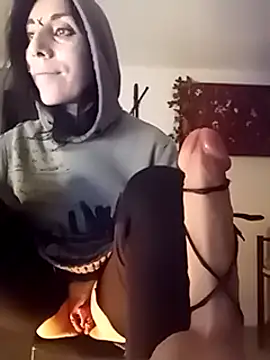 freyamoret online show from March 14, 5:02 pm