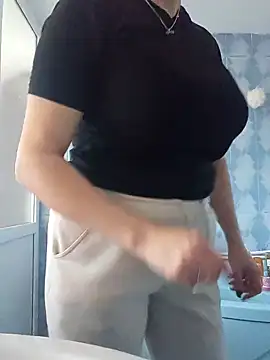 Snapshot of KristenVega chatting on February 12, 10:03 am KristenVega online show from February 12, 10:03 am