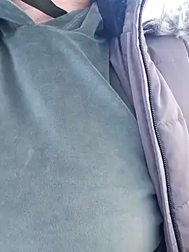 Snapshot of KristenVega chatting on February 21, 12:50 pm KristenVega online show from February 21, 12:50 pm