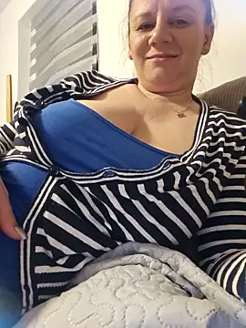 Snapshot of KristenVega chatting on February 28, 6:20 pm KristenVega online show from February 28, 6:20 pm