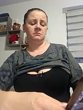 Snapshot of KristenVega chatting on March 19, 4:55 pm KristenVega online show from March 19, 4:55 pm