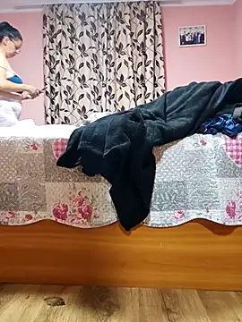 Snapshot of KristenVega chatting on September 29, 7:02 am KristenVega online show from September 29, 7:02 am