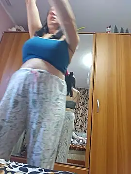 Snapshot of KristenVega chatting on October 11, 7:18 am KristenVega online show from October 11, 7:18 am