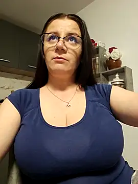 Snapshot of KristenVega chatting on November 7, 5:24 pm KristenVega online show from November 7, 5:24 pm