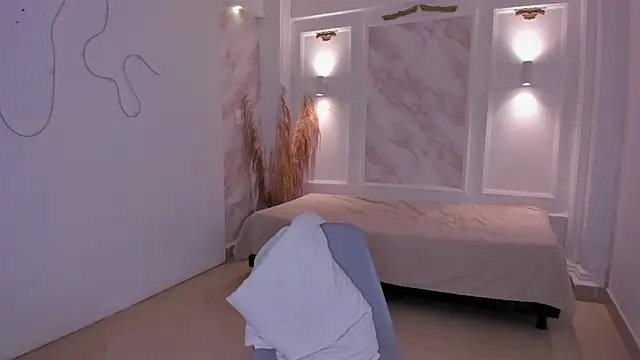 Snapshot of NastassjaCandy chatting on October 9, 7:01 pm NastassjaCandy online show from October 9, 7:01 pm