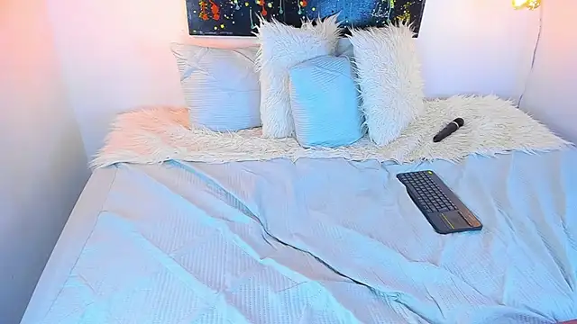 cloe bridgee online show from December 22, 9:22 am