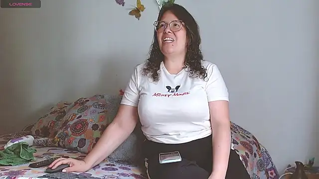 honeyhot paty online show from January 4, 8:59 pm