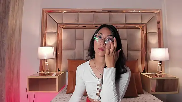 Snapshot of DaraBeckett chatting on January 20, 12:07 pm DaraBeckett online show from January 20, 12:07 pm