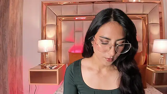 Snapshot of DaraBeckett chatting on January 28, 12:11 pm DaraBeckett online show from January 28, 12:11 pm